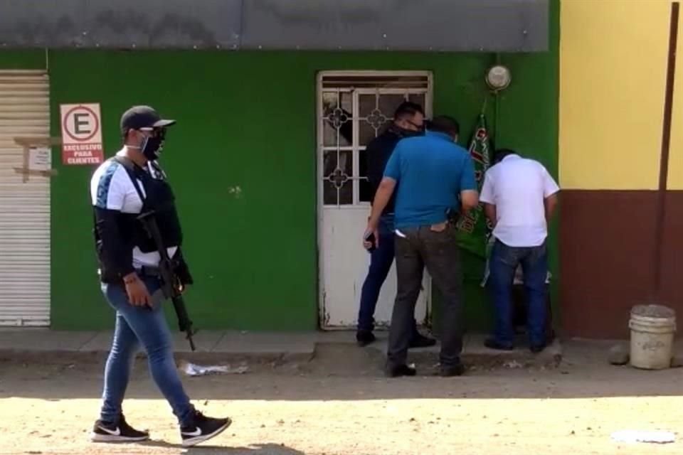 En Tamazula se aseguraron dos negocios que vendían alcohol, el cual se encontraba adulterado, según autoridades.