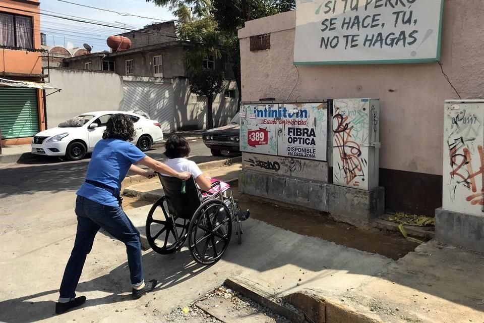 La Secretaría de Movilidad deberá hacer programas de adecuación a unidades de transporte para personas con discapacidad.