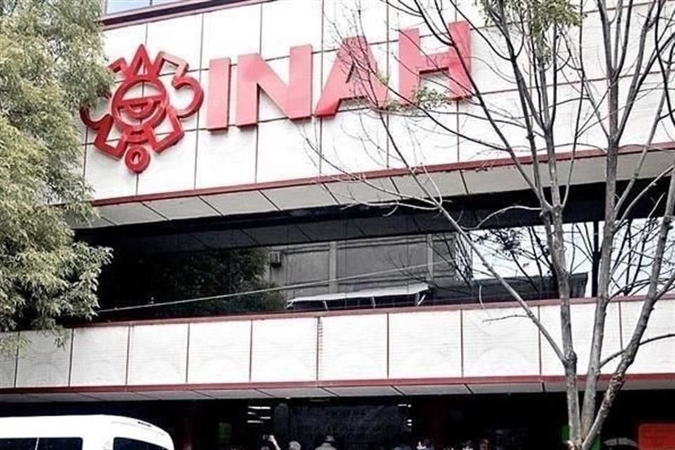 Trabajadores advierten que el recorte en gastos operativos de las dependencias ha puesto al INAH en una situación más difícil.