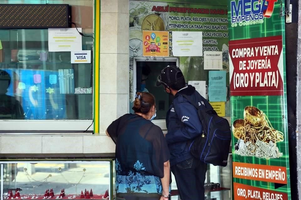 En Guadalajara, las casas de empeño están ofreciendo algunos beneficios para ayudar a quienes solicitan sus servicios.