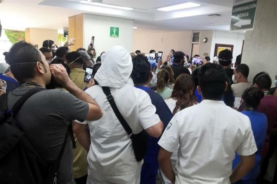 Médicos y enfermeras exigen revalorar los protocolos de manejo de cadáveres con Covid-19.