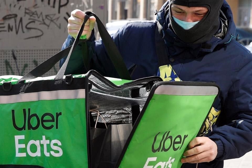 Uber Eats donará 13 mil comidas de 300 pesos cada una.