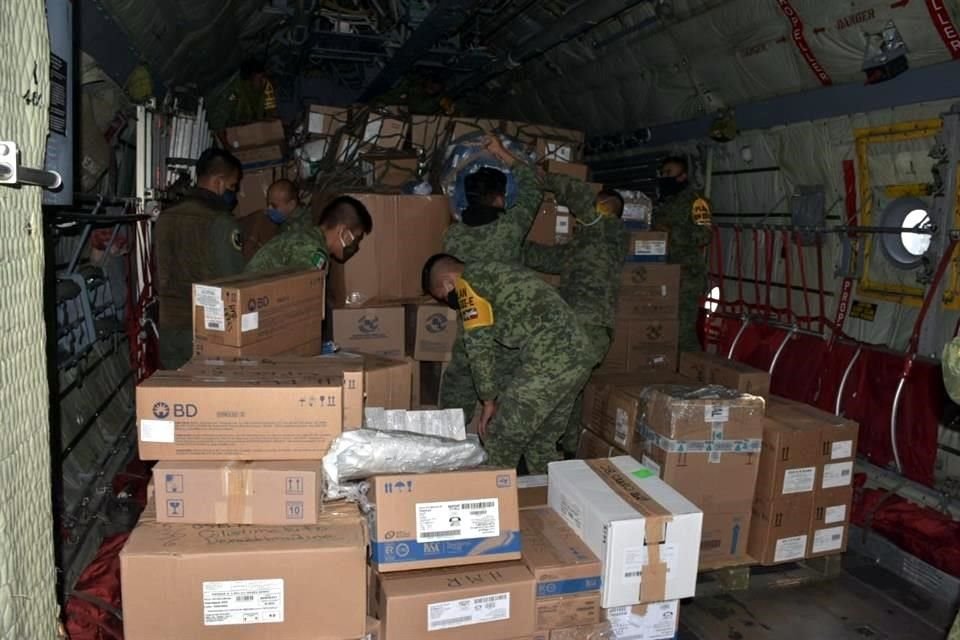 El Ejército repartió los insumos en las ciudades de Ensenada, Mexicali y Culiacán.