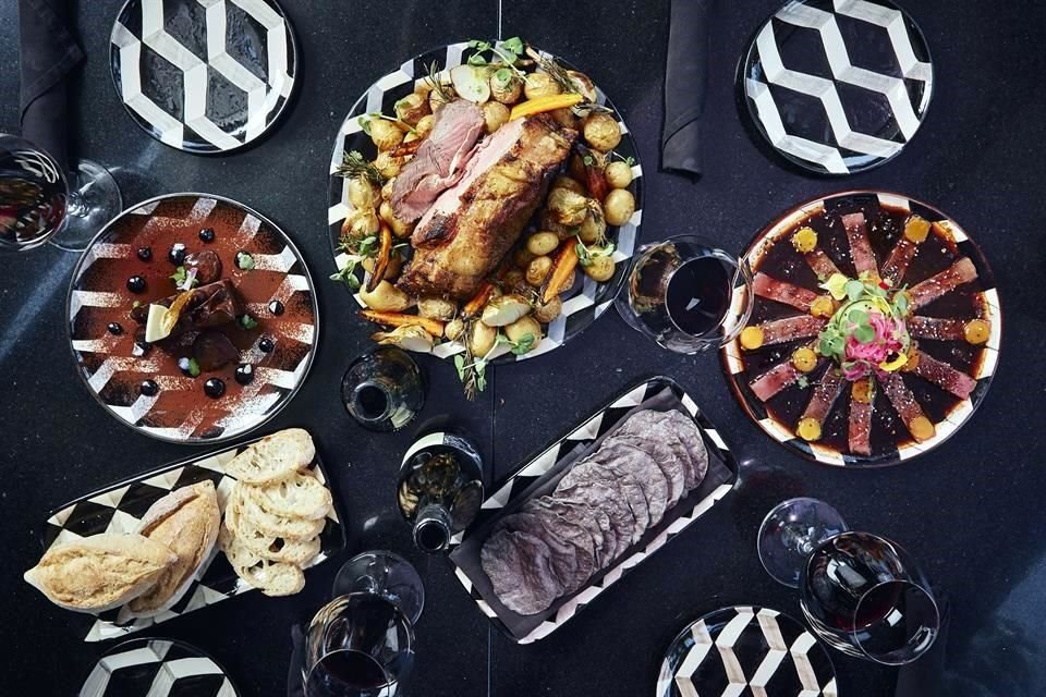 Aguachile de atún, roast beef y tres texturas de chocolate forman parte del menú especial para el Día de las Madres de Bruna.