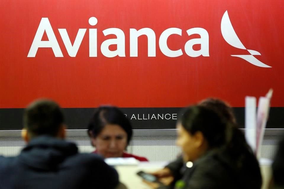 Avianca dijo hoy que acogerse a la ley de bancarrotas es un paso necesario para hacer frente a los retos financieros, ya que la recuperación del sector de la aviación comercial será gradual.