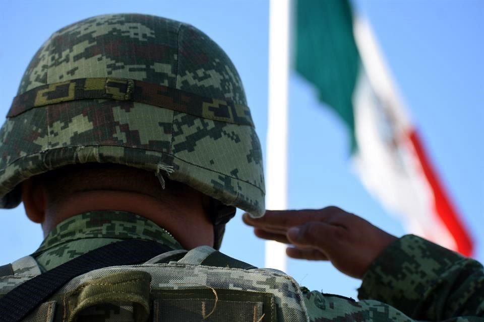 El Ejército y la Armada realizarán esas tareas de manera extraordinaria, regulada, fiscalizada subordinada y complementaria a la Guardia Nacional.