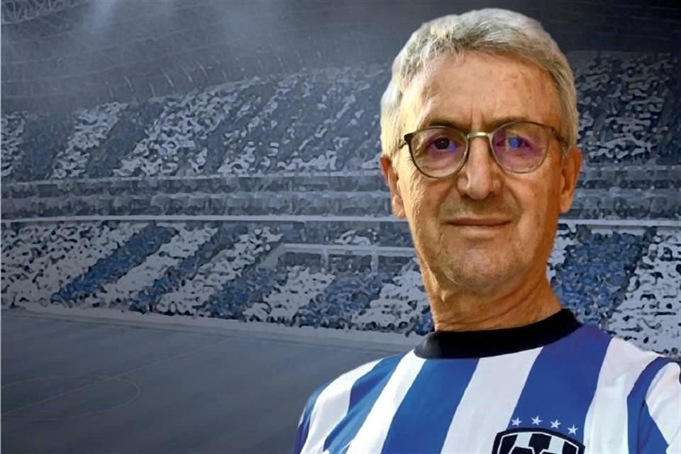 Benito Floro llevó bien puesta la playera que usó Rayados en el Mundial de Clubes.