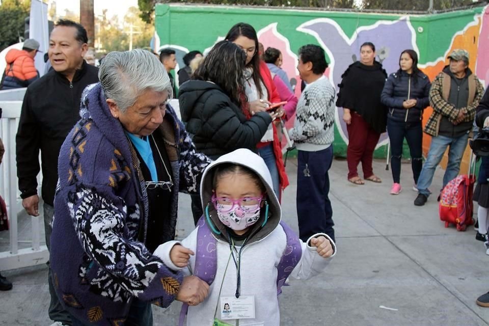 A expertos les preocupa que hayan recursos suficientes para la sanitización de los planteles educativos y la garantía al acceso a agua y jabón.