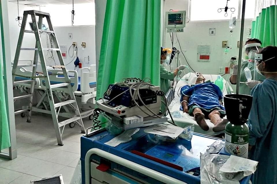 Ante el contagio de siete integrantes de Urgencias en ese hospital, el nosocomio no tiene triage.