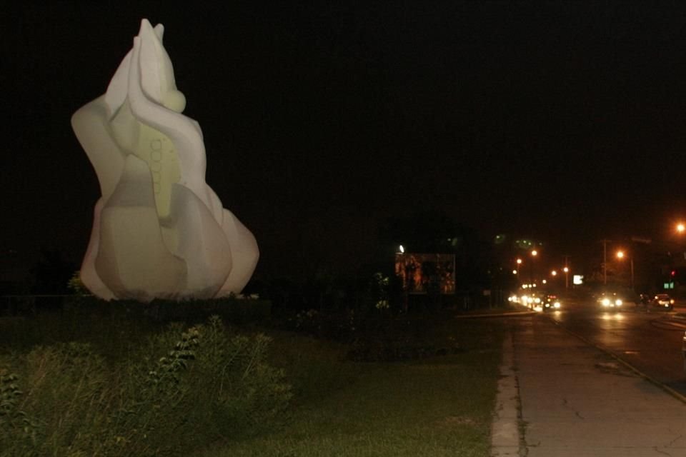 Esta era la pieza llamada 'La Génesis del Maíz' que estaba en esa misma ubicación.