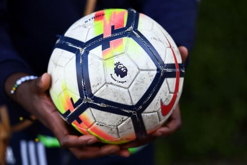 La Liga Premier no dio detalles sobre los jugadores que dieron positivo por Covid-19.