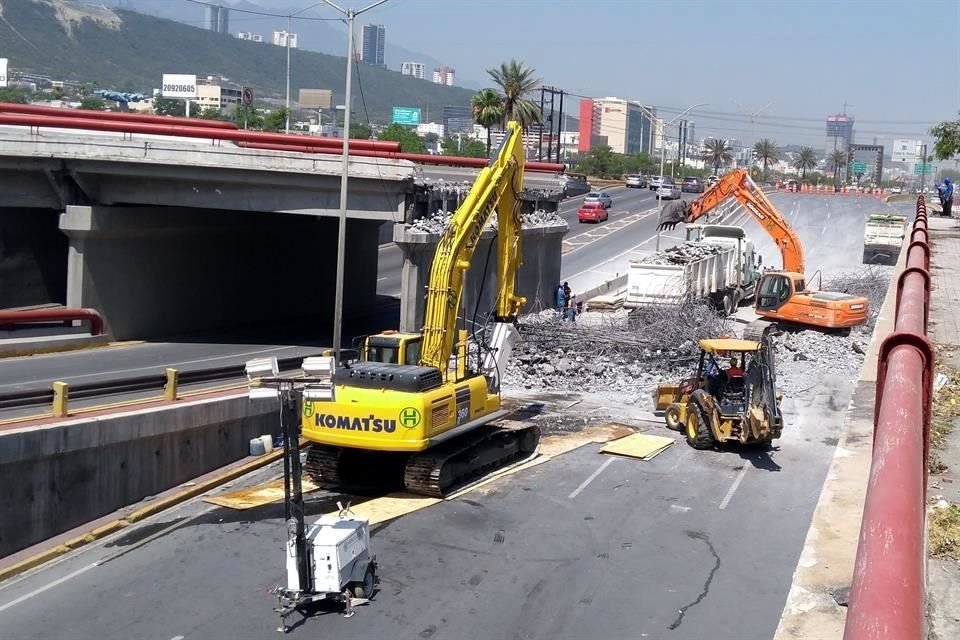 En estos puentes constantemente se impactaban cajas de tráileres que circulaban por la Avenida Constitución.