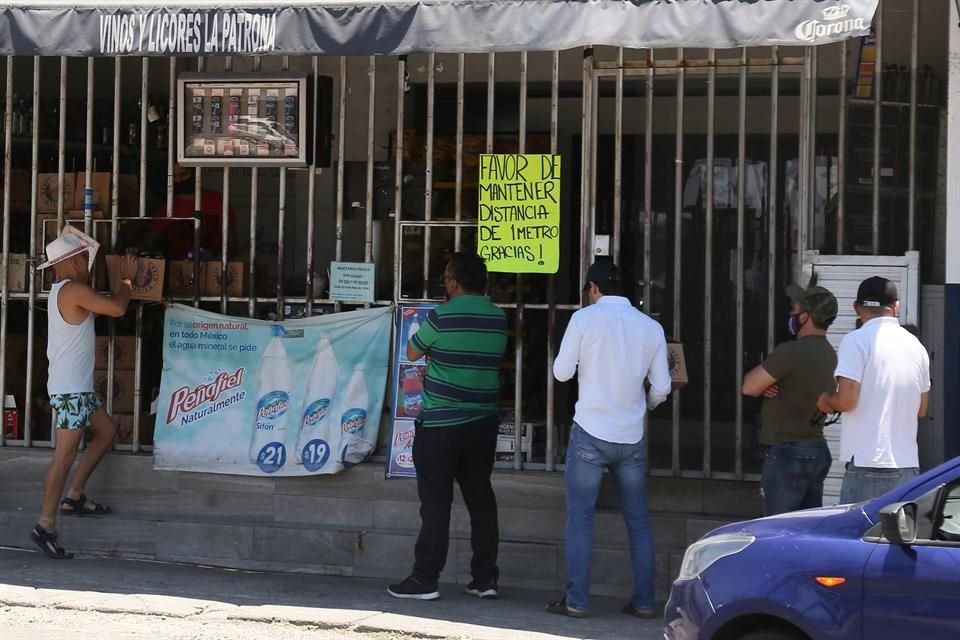 Escasez de cerveza a dos meses del inicio de la contingencia ha golpeado  finanzas de pequeños comercios que tienen permiso para vender.