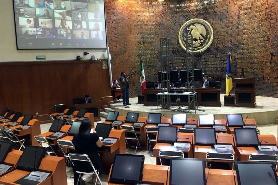 La solicitud de deuda por 6 mil 200 millones de pesos del Ejecutivo, llegó este martes ante el Congreso local,