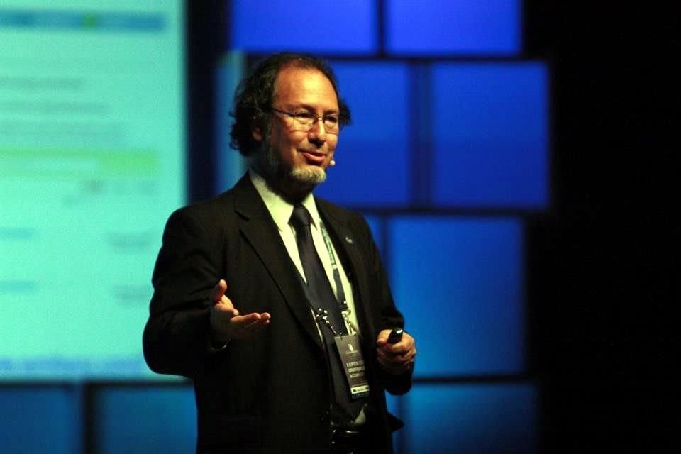 Jorge Zavala señaló como  la necesidad de clases a distancia cambió los métodos de aprendizaje.