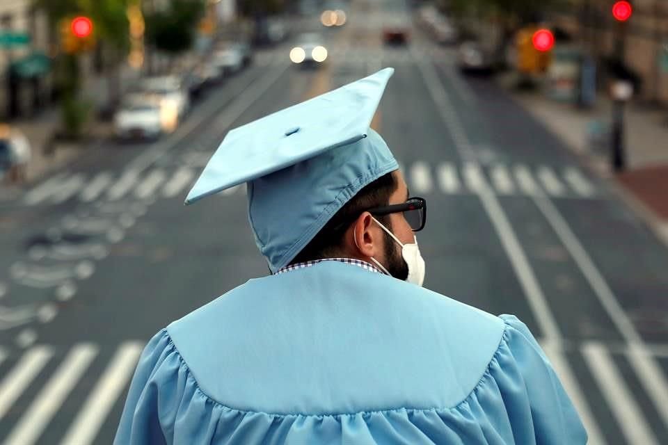 FirstJobs advierte que tener un trabajo se ha convertido en una 'cuestión de vida o muerte' para muchos jóvenes.