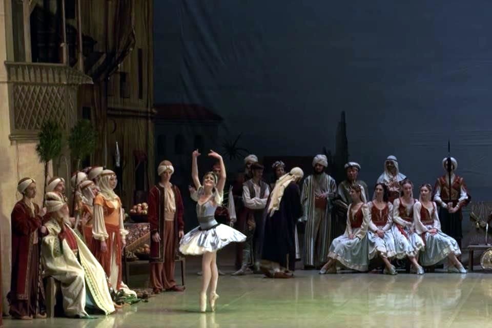 El ballet ruso del Teatro de Ópera de Perm también recreó coreografías y vestuarios.