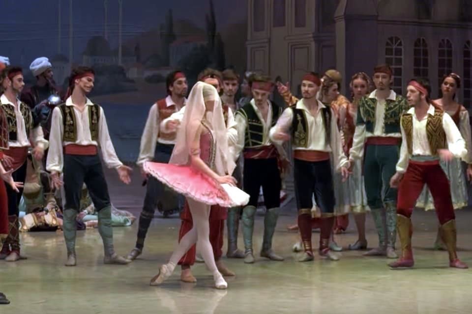 El ballet ruso del Teatro de Ópera de Perm también recreó coreografías y vestuarios.