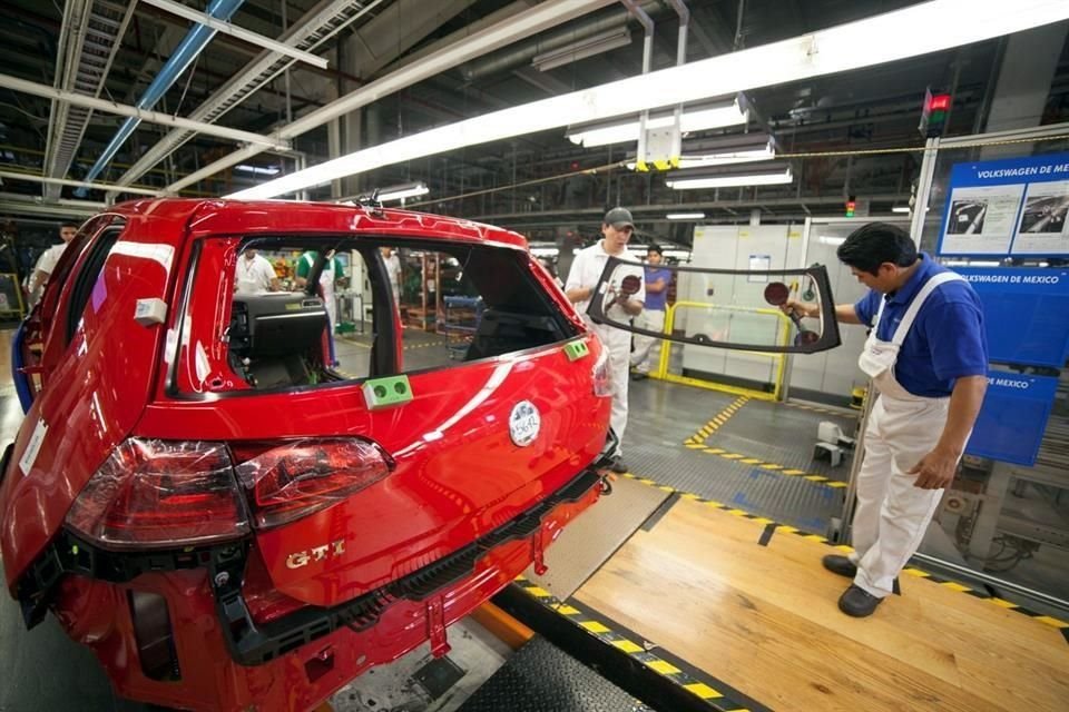 En abril pasado, la actividad industrial del País cayó 29.6 por ciento respecto al mismo mes de 2019.