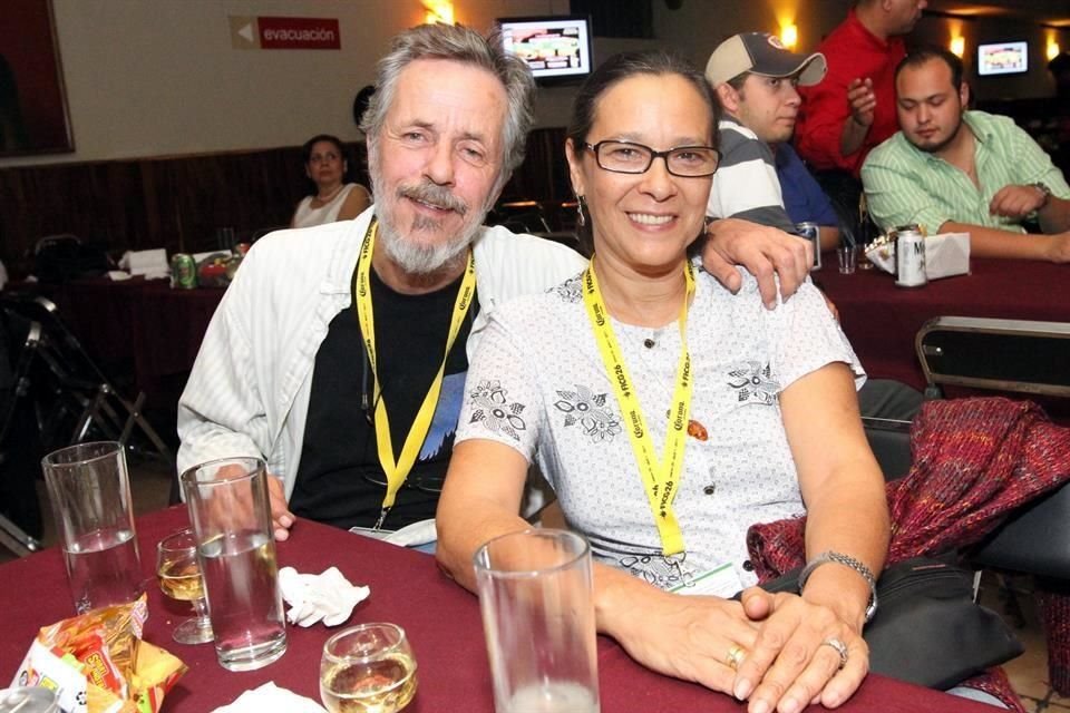 Gabriel Retes y su esposa tampoco se perdieron las fiestas en el lugar.