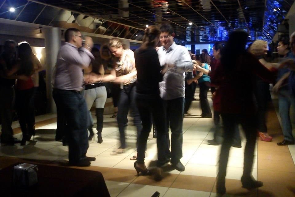 Durante años, el Salón Veracruz fue el sitio predilecto para muchos amantes de los ritmos latinos.