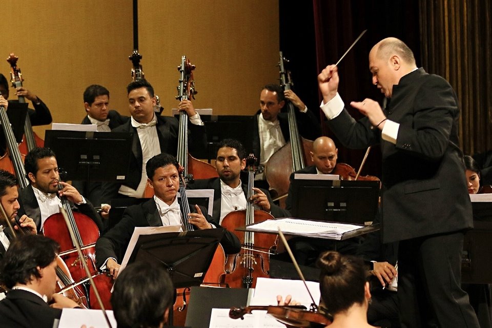 A pesar de señalamientos por falta de transparencia y mal manejo de recursos, la Orquesta Filarmónica de Jalisco no tendrá ajustes presupuestales.