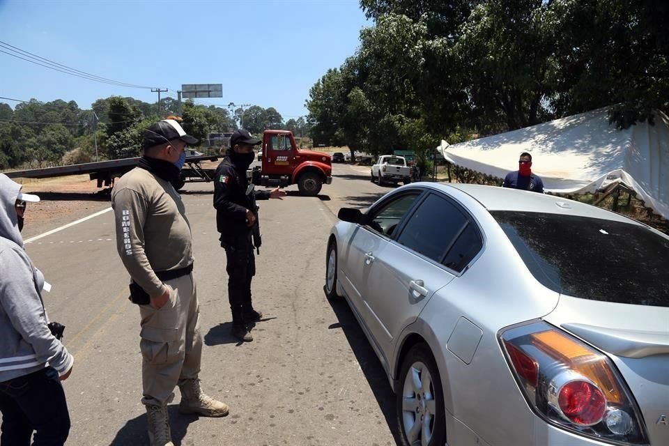 Diversas corporaciones de seguridad pública sólo permiten el acceso a automovilistas que acrediten residencia en Mazamitla. Actividades turísticas siguen prohibidas.
