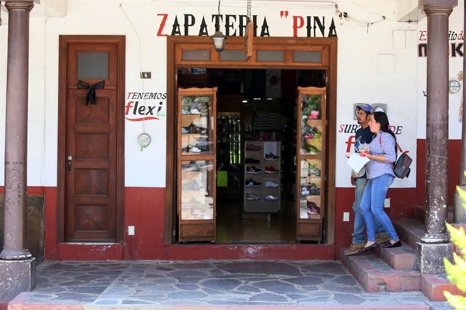 En Mazamitla el comercio se ha reactivado, pero aún no se permite ingreso a turistas, con la intención de frenar brotes.