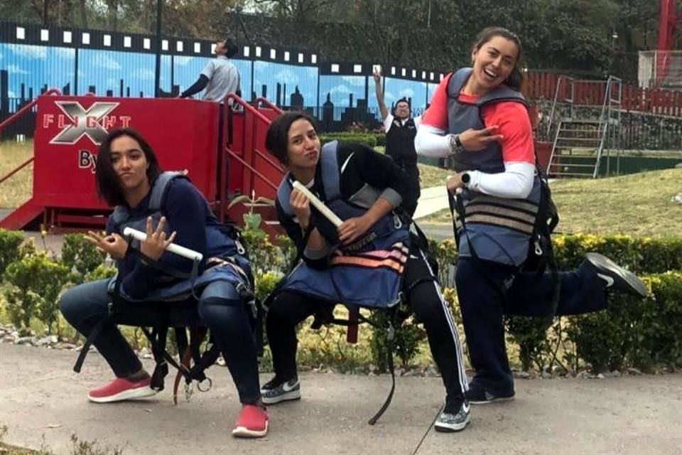 Ana Paula Vázquez (izq. a der), Valentina Vázquez y Aída Román forman parte del equipo mexicano que competirá en Monterrey.