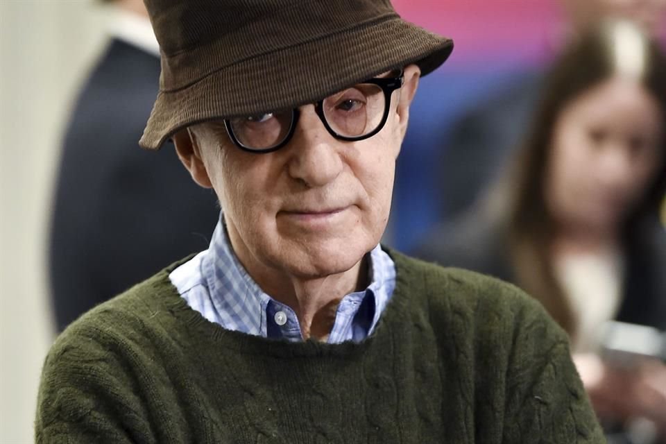 Woody Allen dijo que a pesar de los señalamientos en su contra por la presunta violación de su hija, Dylan Farrow, él continuará trabajando en sus proyectos.