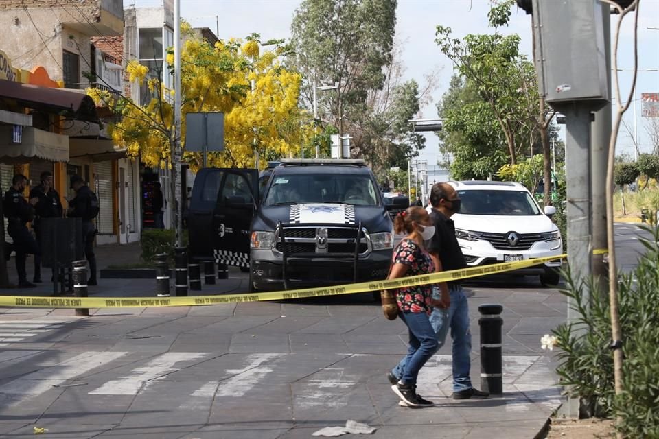 Mantienen acordonada la zona con cintas amarillas.