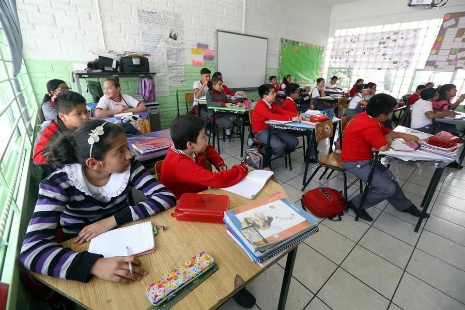En México, desde el 23 de marzo se suspendieron las clases presenciales para 26 millones de alumnos y se prevé el regreso hasta el 10 de agosto.