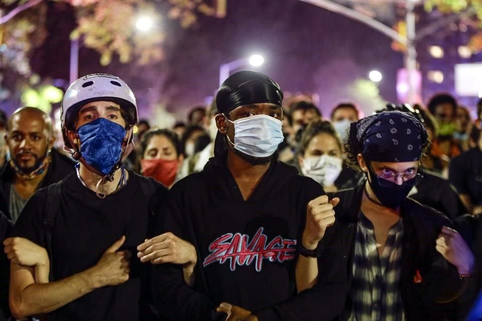 Los manifestantes transitaron por las calles de Brooklyn y los linderos de Washington Square, en Manhattan.