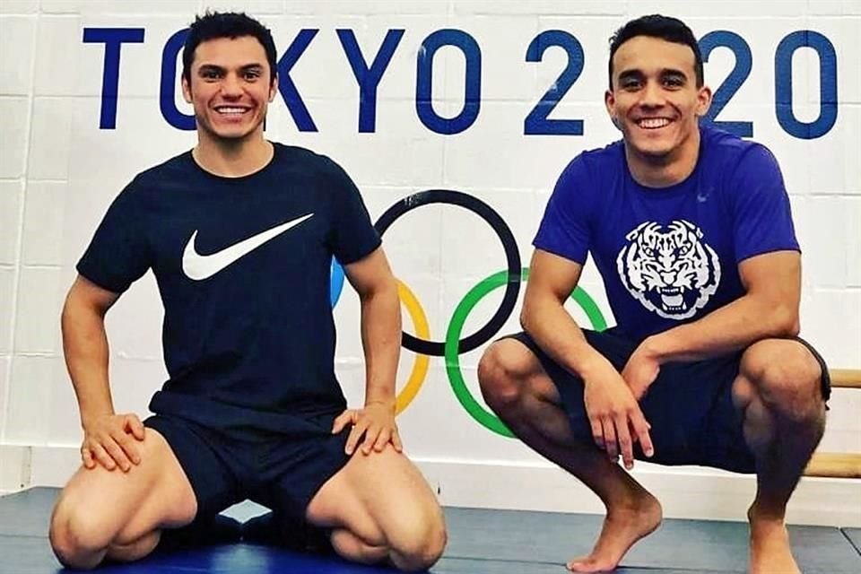 Juan Manuel Celaya (der.) y Yahel Castillo buscan llegar a los Juegos Olímpicos en clavados sincronizados.