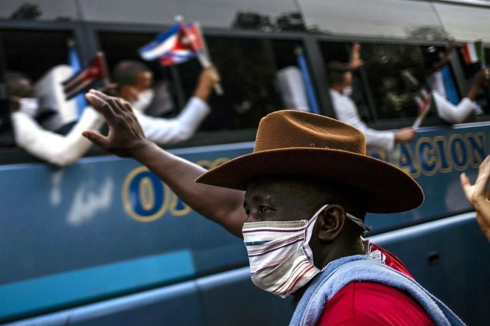 La brigada 'Henry Reeve' que llegó hoy a Cuba brindó asistencia en la región de Lombardía, Italia, una de las más golpeadas por la pandemia en el país europeo.