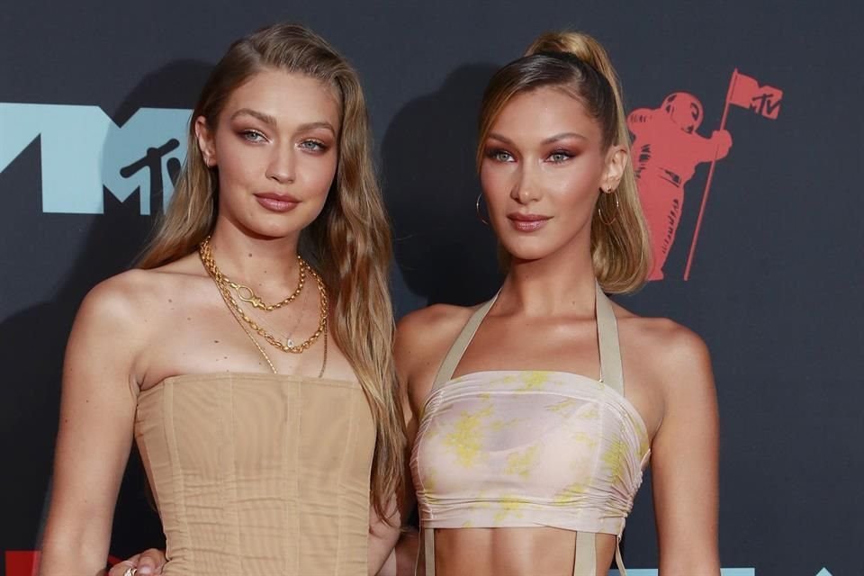 La subasta inluirá prendas que pertenecían a las hermanas Hadid, Kendall Jenner y Ashley Graham.