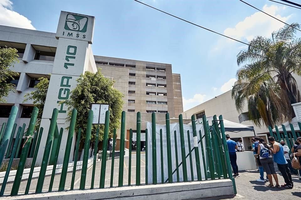 La mayoría de los contagios de personal de la salud se ubica en hospitales públicos, como el 110 del IMSS.