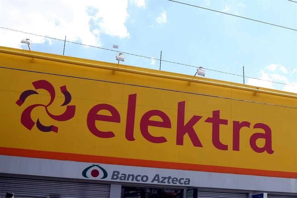 Acciones de Elektra cayeron más de 9 por ciento este viernes.