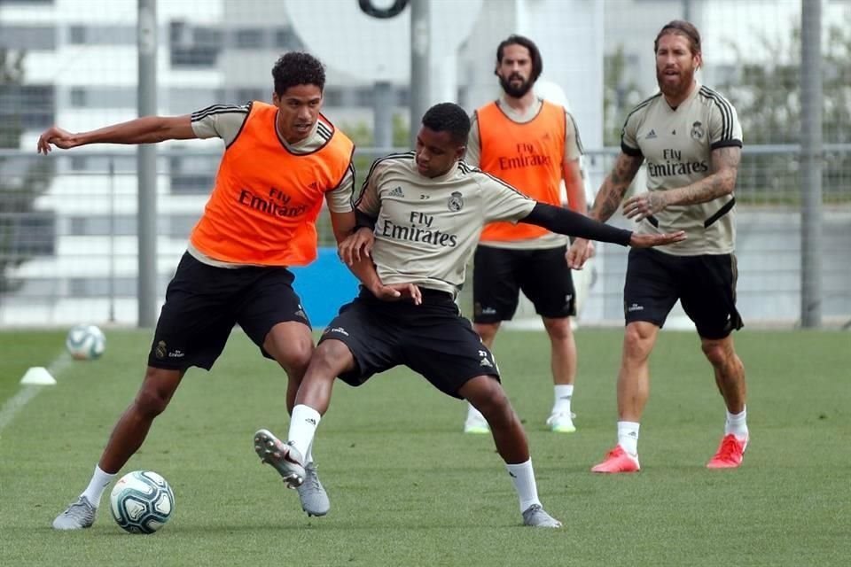 El Real Madrid hizo trabajo táctico este viernes.