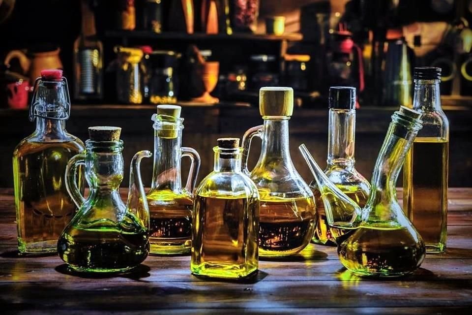 Cambios de aroma y sabor (enranciamiento), son señales de la degradación de un aceite reutilizado.