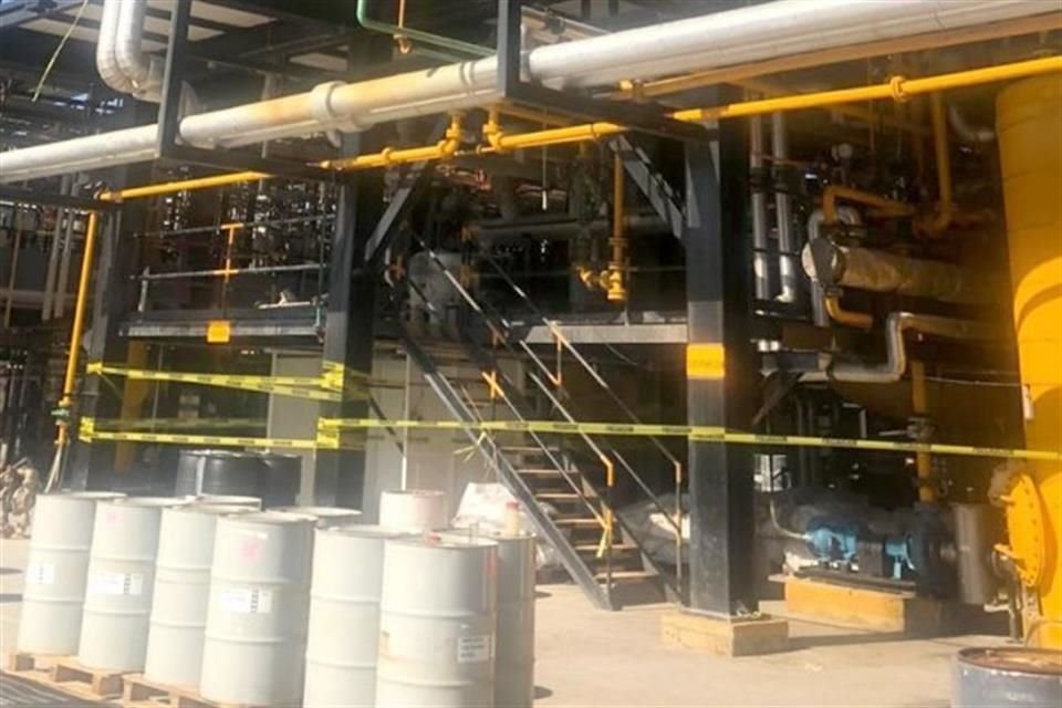 Un área en el interior de empresa fue aislada y acordonada.