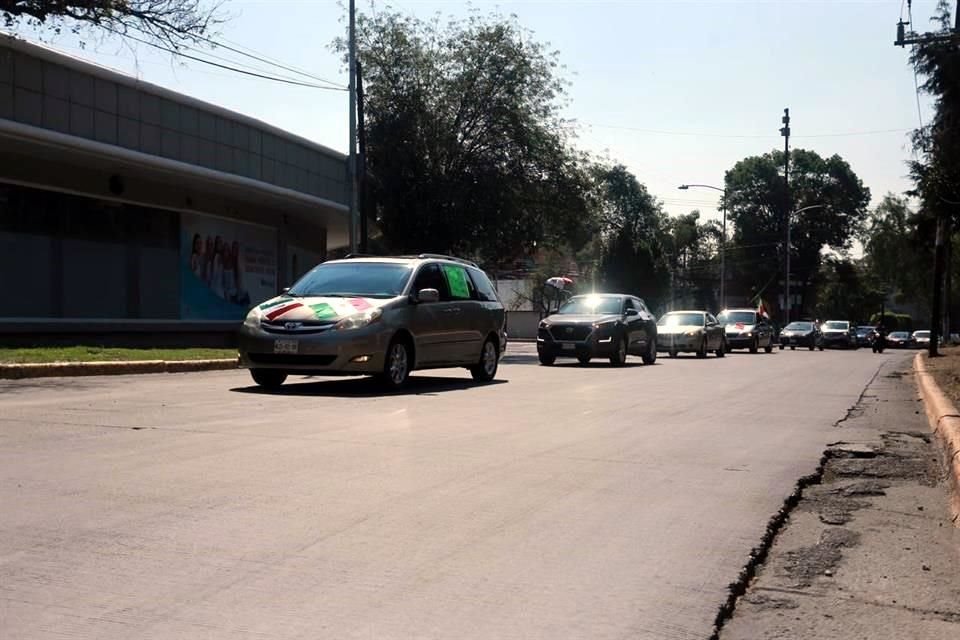 Parte de la caravana en Naucalpan, Estado de México.