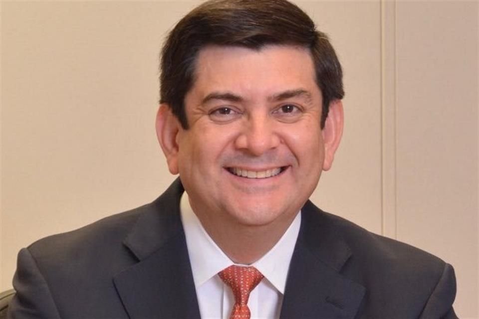 Roger González Lau se desempeñó como vicepresidente Global de Energía para Cemex y director general de Cemex Energía.