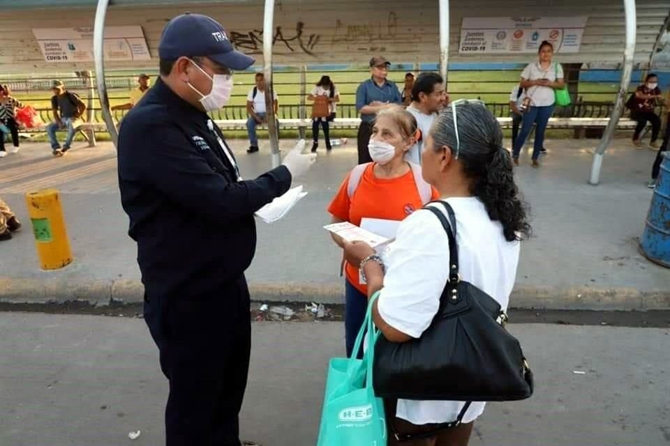 Policías estatales tomaron el control del municipio tras la detención del director local.