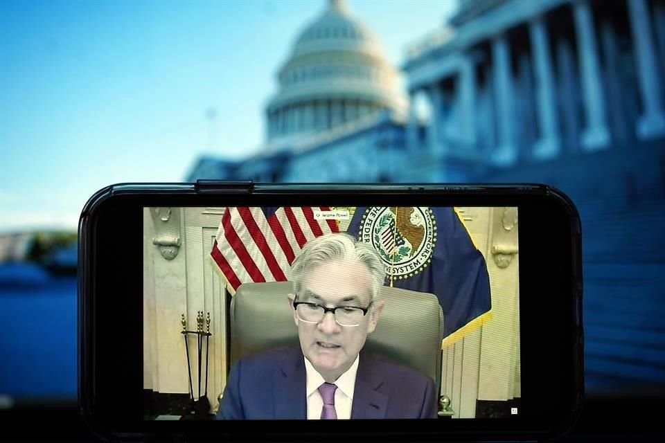 Desde mediados de marzo, la Fed - bajo el mandato de Jerome Powell-ha abierto nueve programas de emergencia destinados a bombear liquidez a los mercados crediticios a corto plazo y extender el crédito a las empresas y los gobiernos locales afectados por las consecuencias económicas del virus.