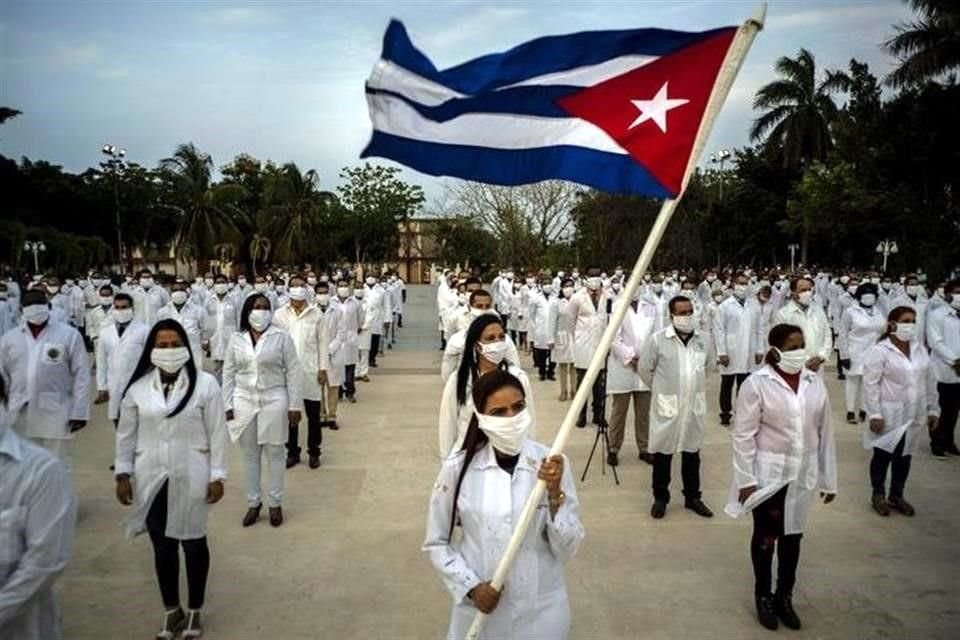 Un grupo de senadores de EU dijo que los médicos son utilizados por el Gobierno de Cuba para financiar la 'opresión del pueblo'.