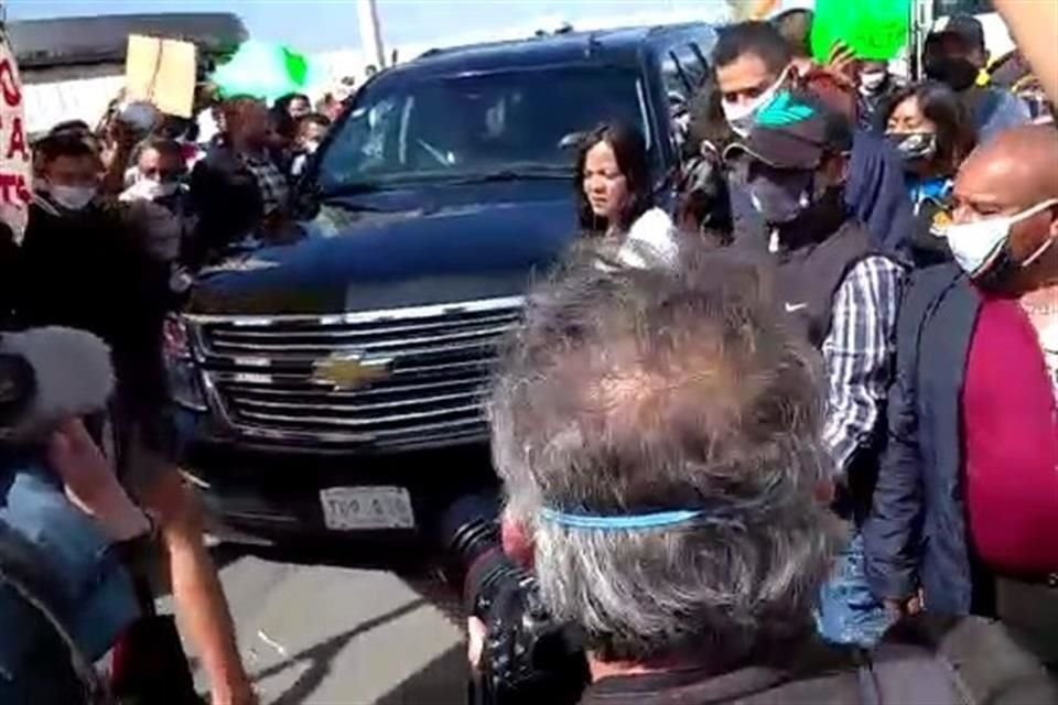 El Presidente tuvo una atropellada salida de la sede donde este jueves tuvo su reunión de Gabinete y conferencia mañanera.
