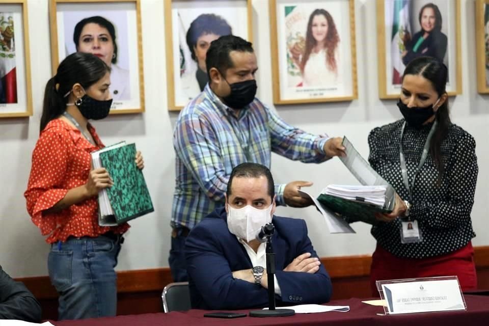 El diputado del PRD, Enrique Velázquez, 'tronó' por la manera en que se designaron a los consejeros de la Judicatura.