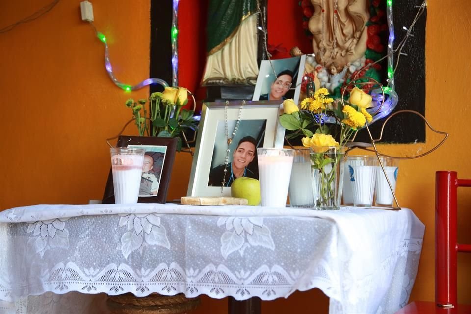 Los padres de Luis Miguel Alvarado González, empleado de Viakem, exigen a la empresa admitir que joven murió por su labor.