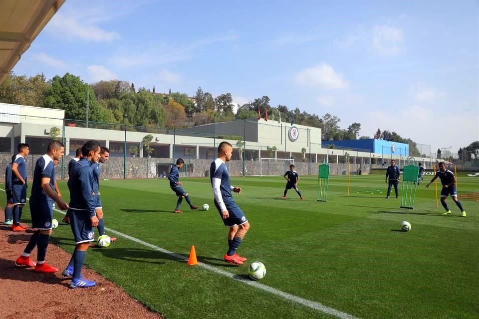 Los jugadores que dieron positivo a Covid-19 tendrán que esperar semana y media para volver a entrenar en grupo.